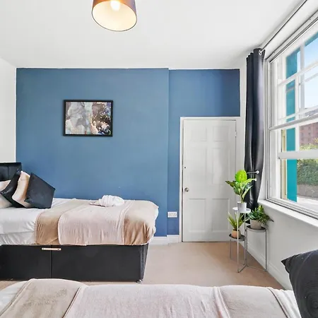 Harbourside Heaven In Apartment Bristol